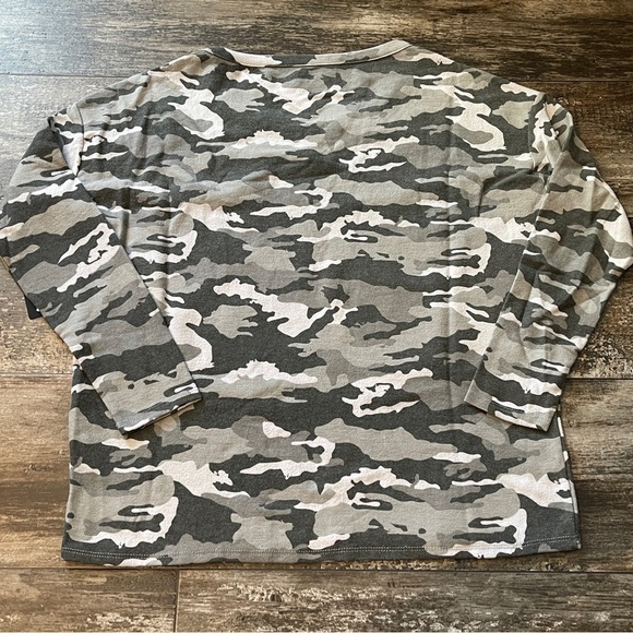 Chaser Cozy Pullover Top Sweater Grey Camo Size Large NWT - Picture 8 of 11